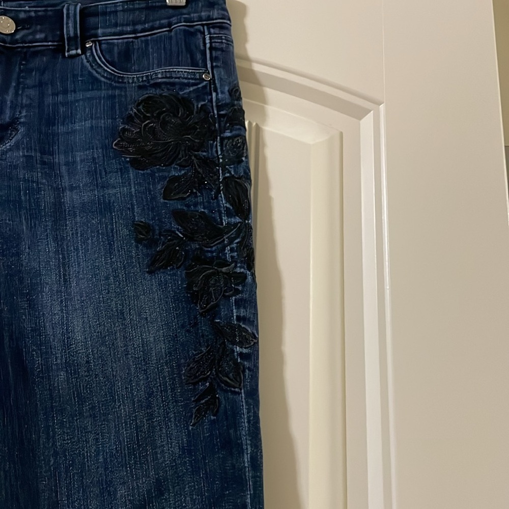 WHBM Blue Jeans Black Flower Design on Sides-4R - Picture 4 of 10